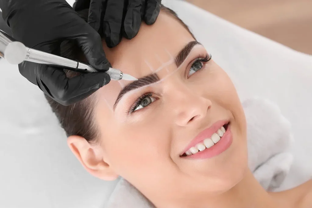 Kalıcı Makyaj Rehberi: Microblading’den Eyeliner’a Yüzünüzü Yeniden Tanımlayın